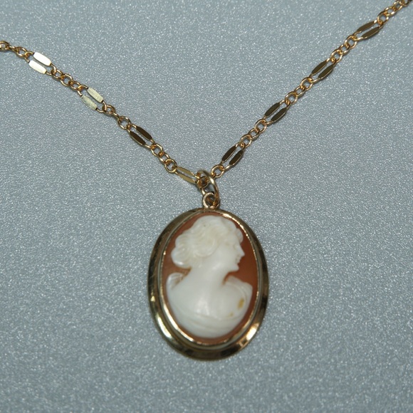 Vintage Hand Carved Shell Cameo Necklace - Picture 4 of 6